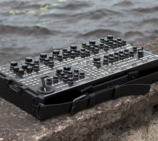 2x104HP Aluminium Travel Case with Lid